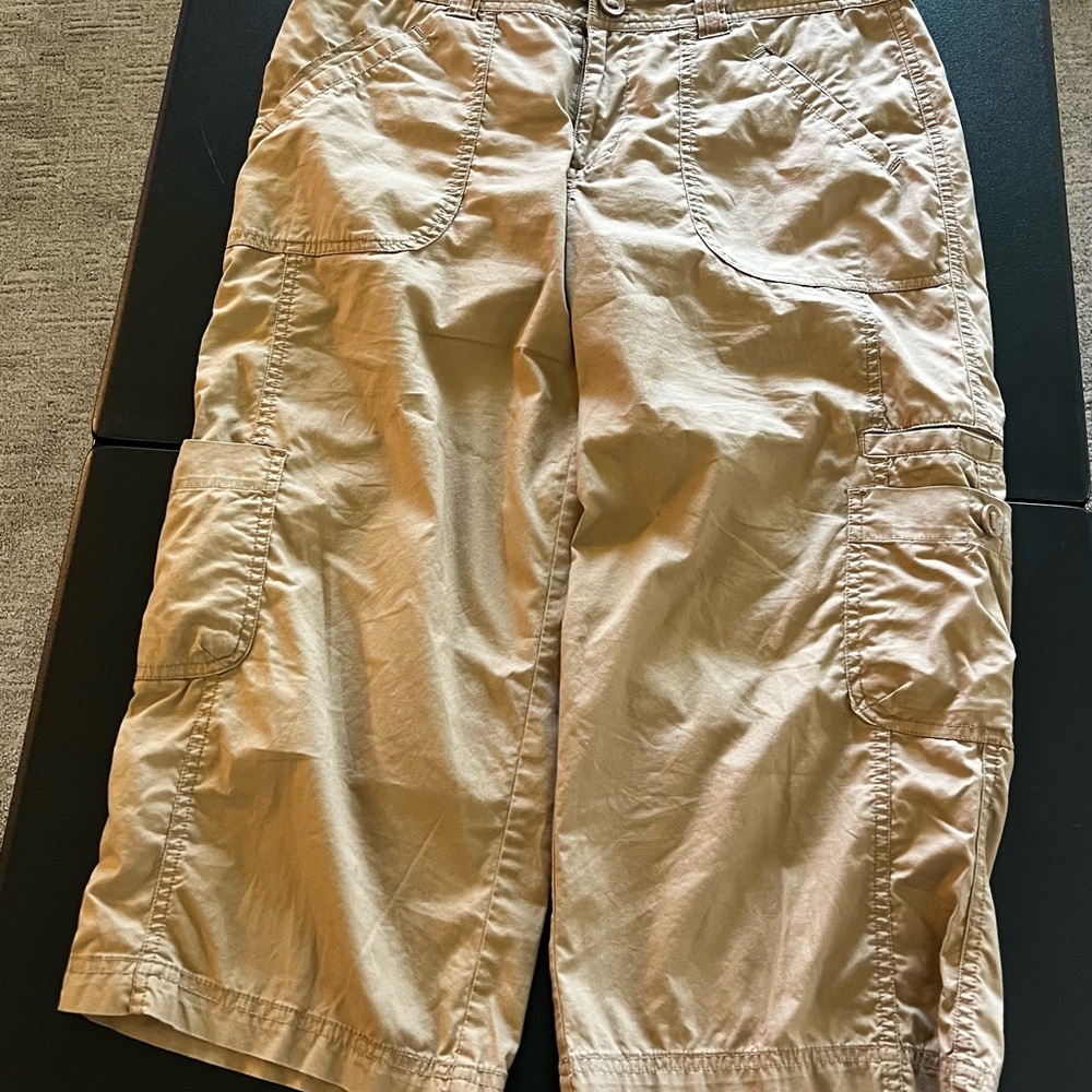 Women’s Khaki Columbia Cargo Capris